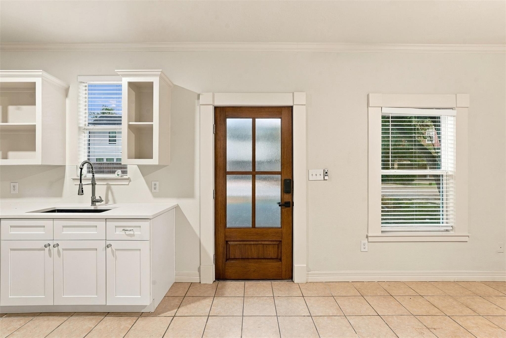 1201 Cordell Street - Photo 1