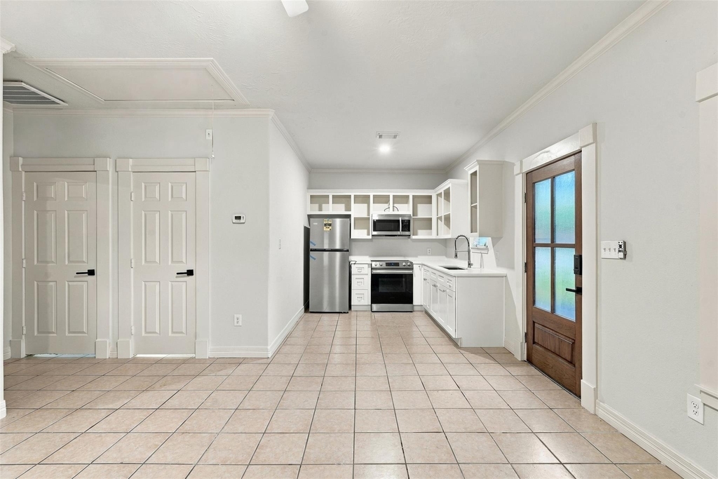1201 Cordell Street - Photo 2
