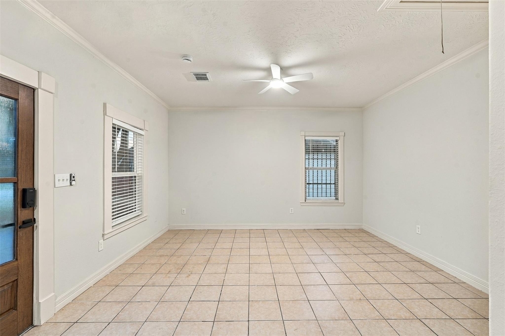 1201 Cordell Street - Photo 4