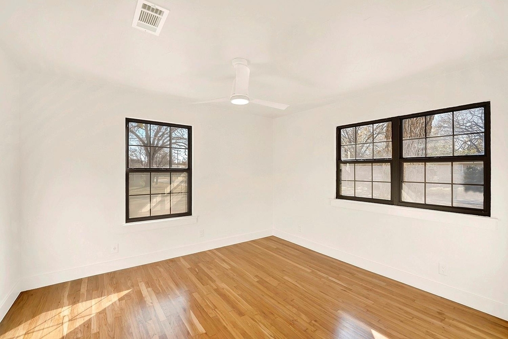 510 Parkview Boulevard - Photo 10