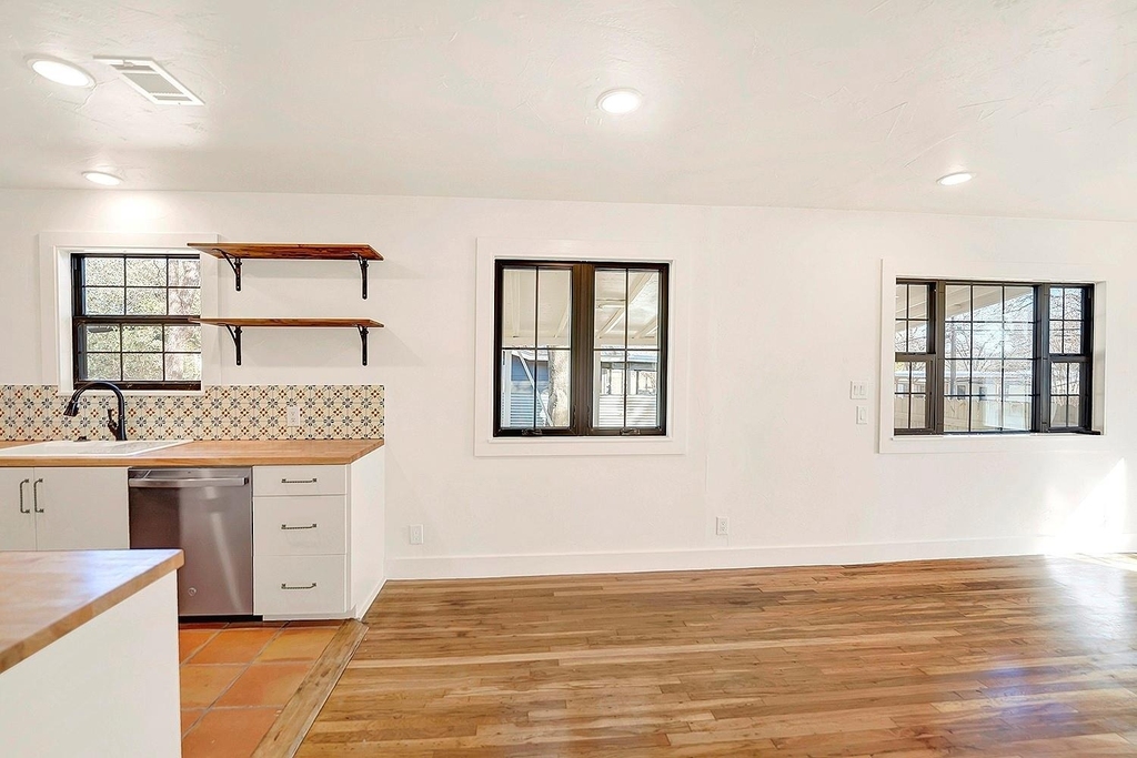 510 Parkview Boulevard - Photo 6