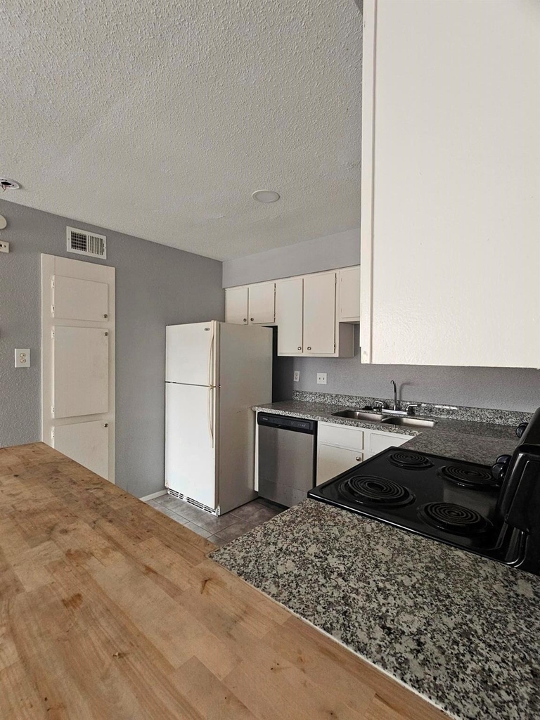 13480 S Thorntree Drive - Photo 6