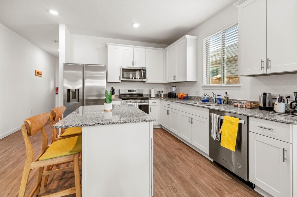 1301 Bright Hill Drive - Photo 3