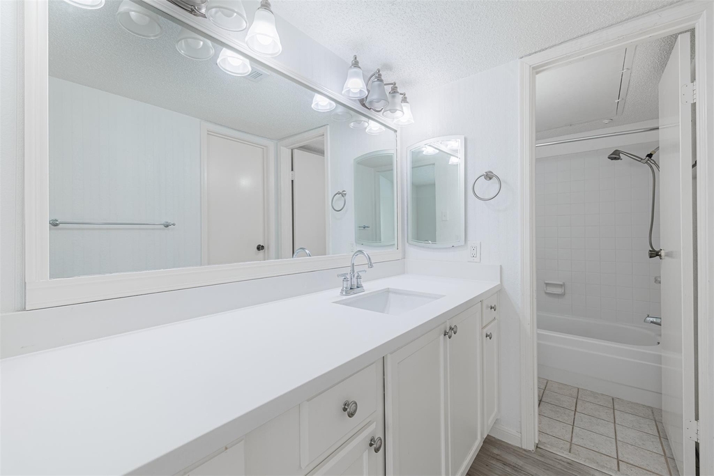 11201 Lynnbrook Drive - Photo 10