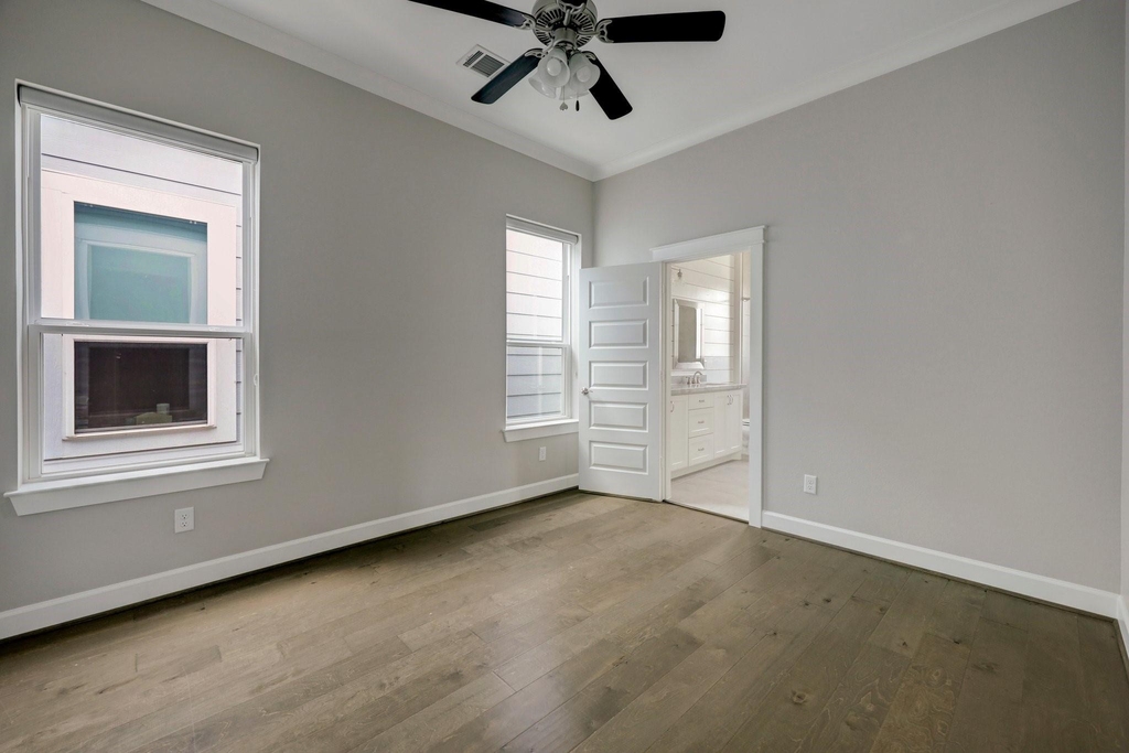 5233 Larkin Street - Photo 12