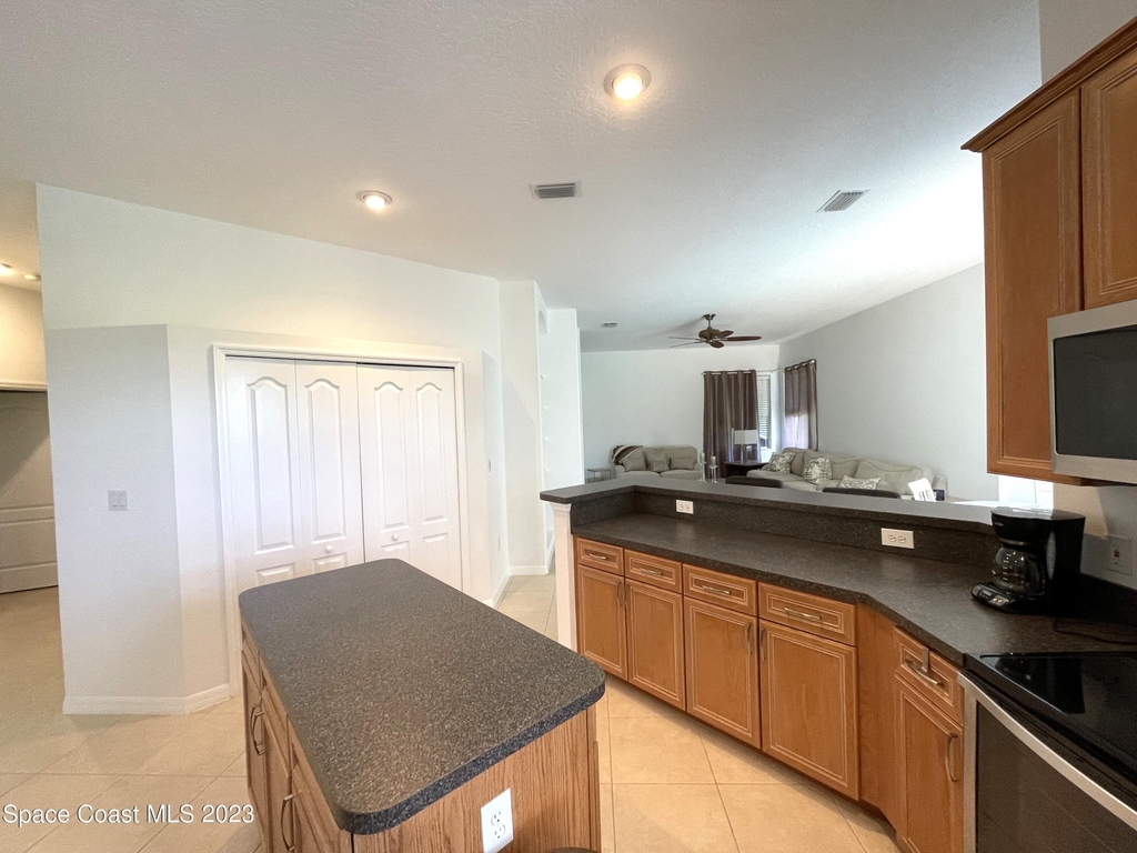 1896 Windbrook Drive Se - Photo 10