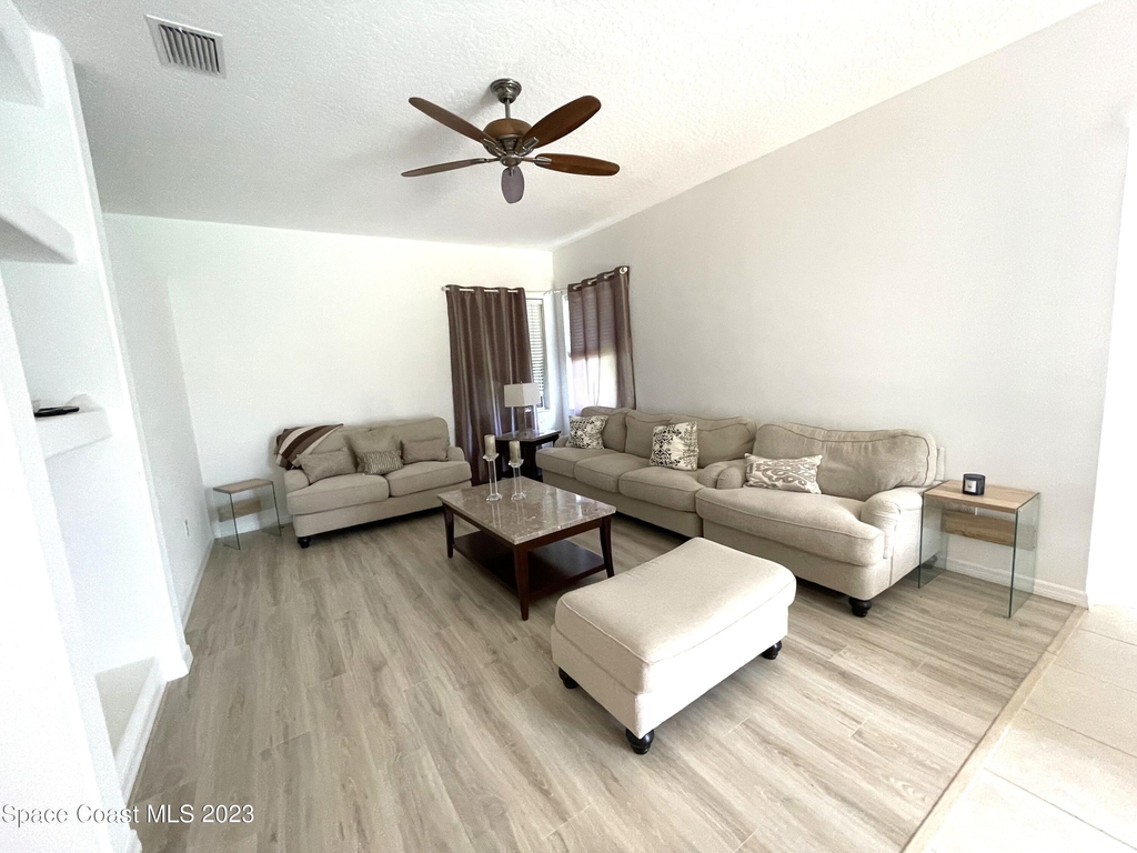 1896 Windbrook Drive Se - Photo 1