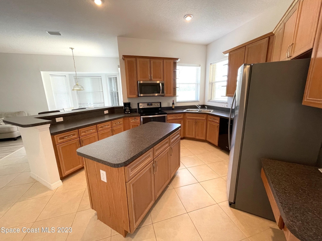 1896 Windbrook Drive Se - Photo 6