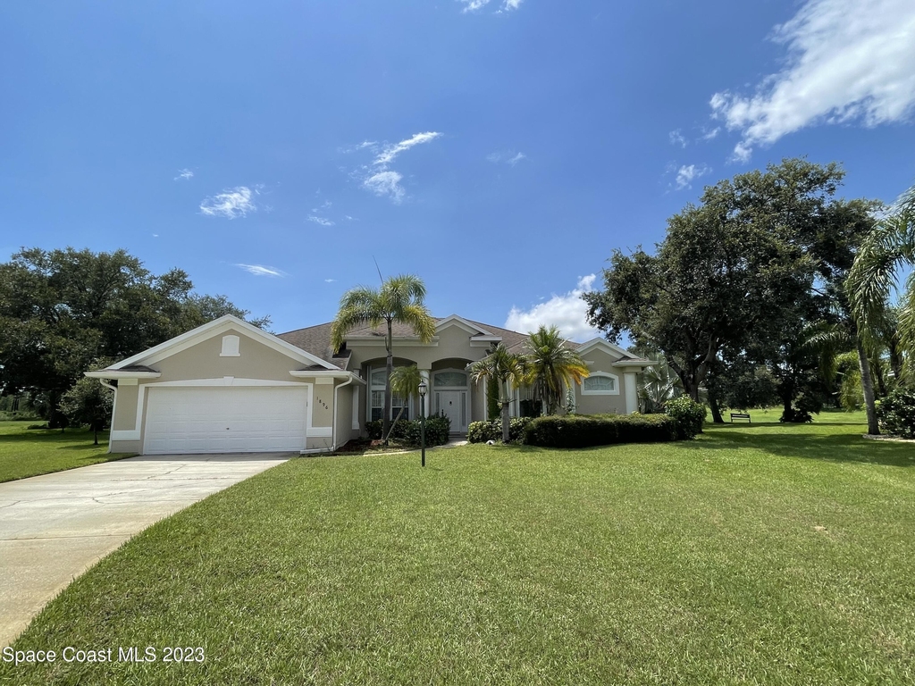 1896 Windbrook Drive Se - Photo 0