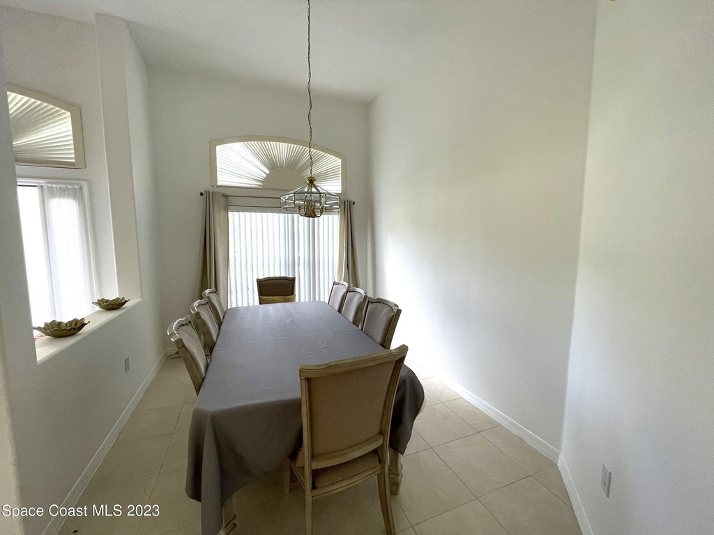1896 Windbrook Drive Se - Photo 2