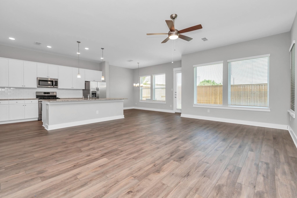 2733 Ruhman Fields Drive - Photo 3