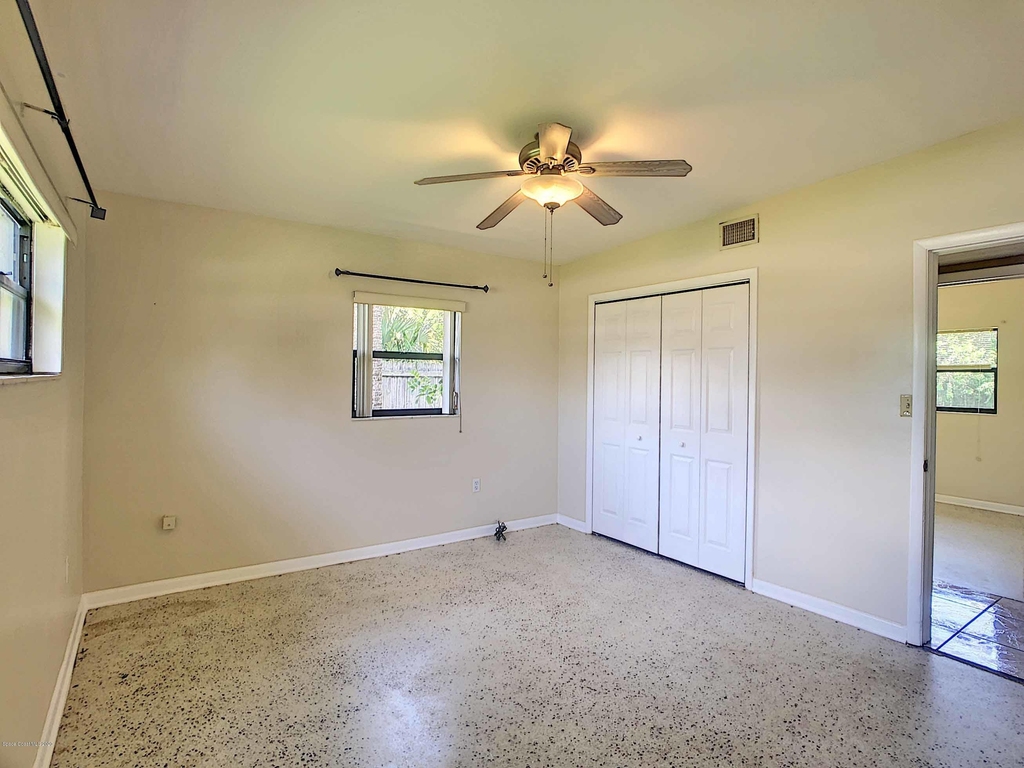 1990 Hamlin Avenue - Photo 11
