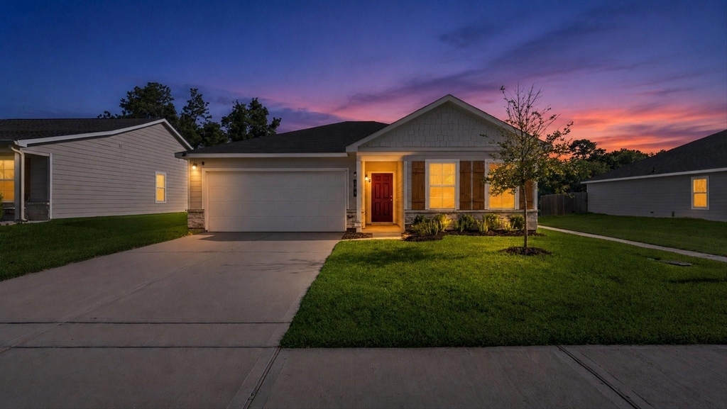 304 Del Monte Drive - Photo 1
