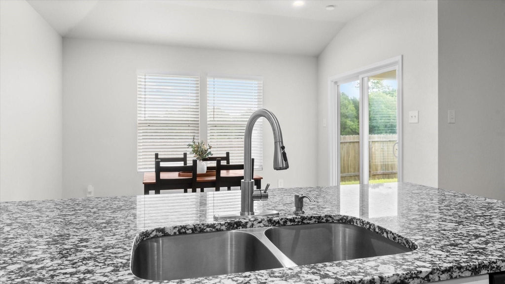 304 Del Monte Drive - Photo 14