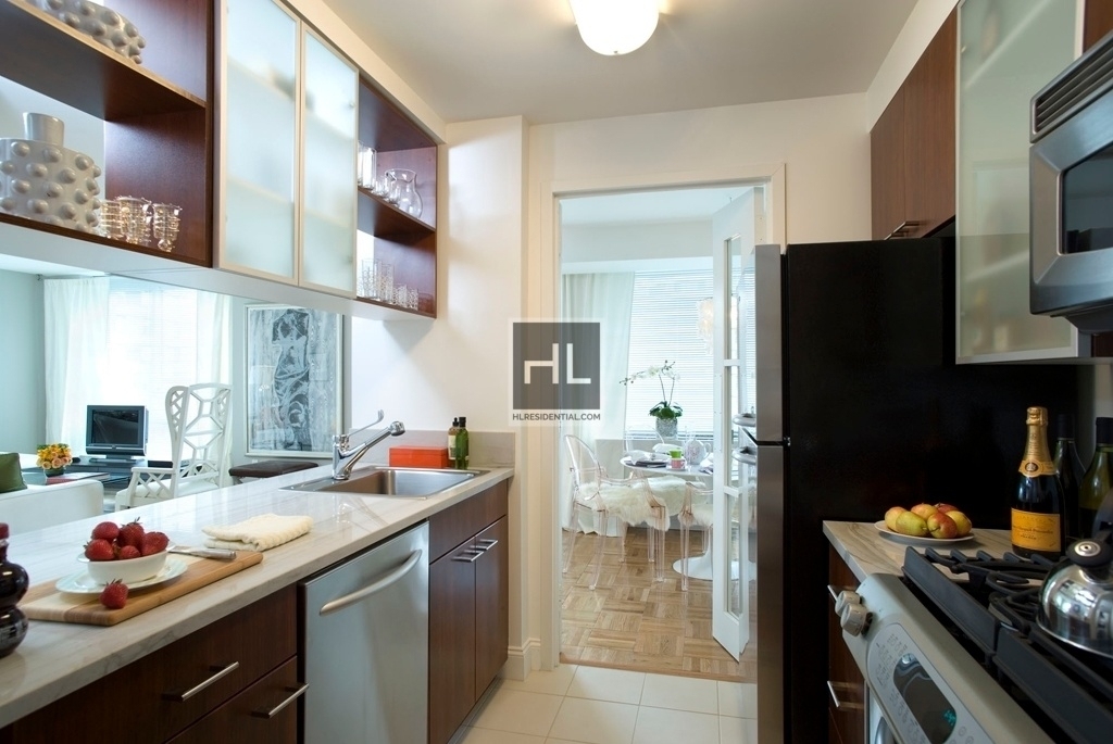 East 96th Street - Photo 2