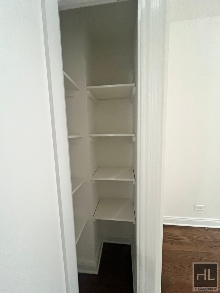 West 22 Street - Photo 4