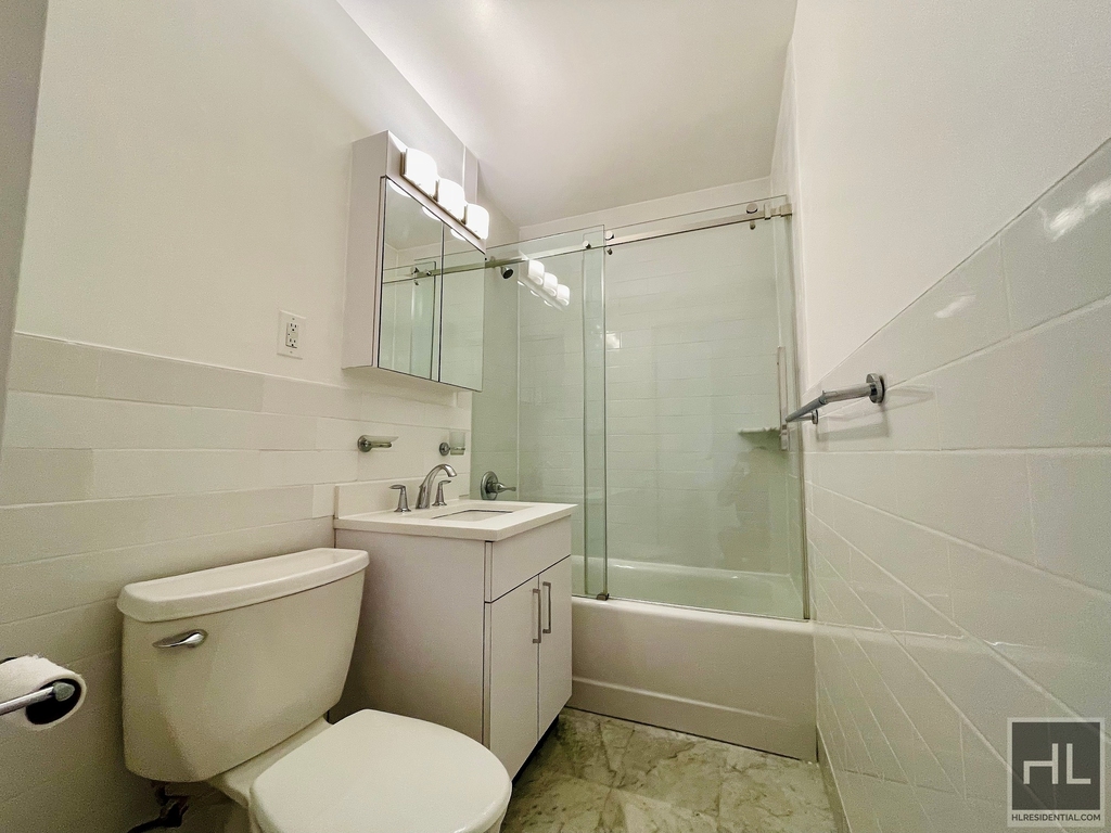 West 22 Street - Photo 5
