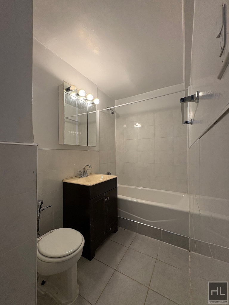 East 58 Street - Photo 3