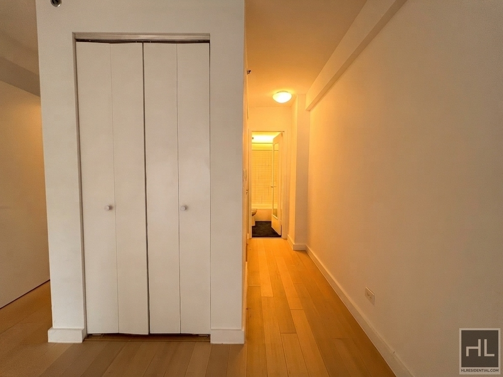 East 39th Street - Photo 2