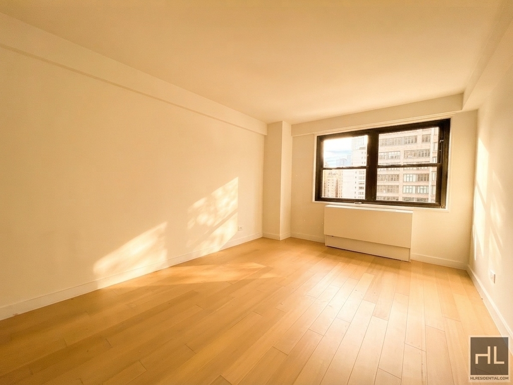 East 39th Street - Photo 3