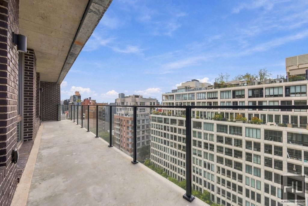 Fourth Avenue - Photo 7