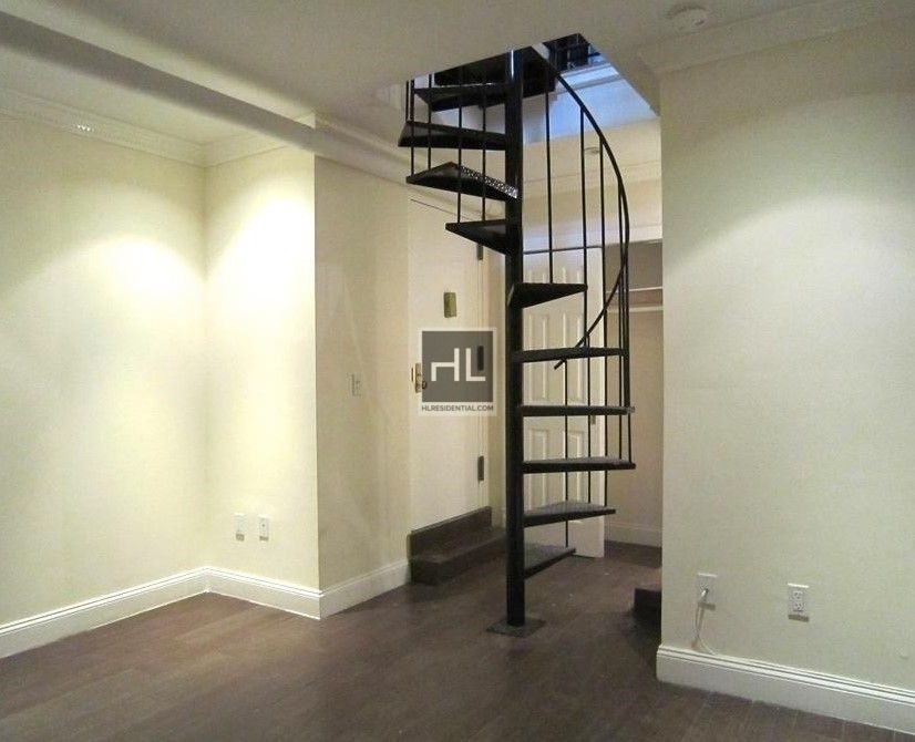 Hudson St - Photo 4