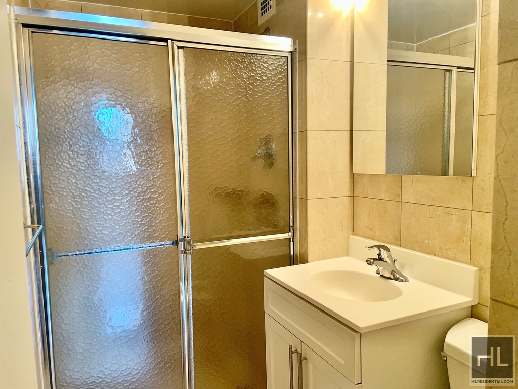 East 79th Street - Photo 2