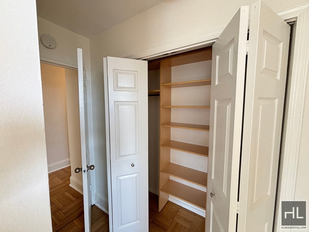 East 79th Street - Photo 3