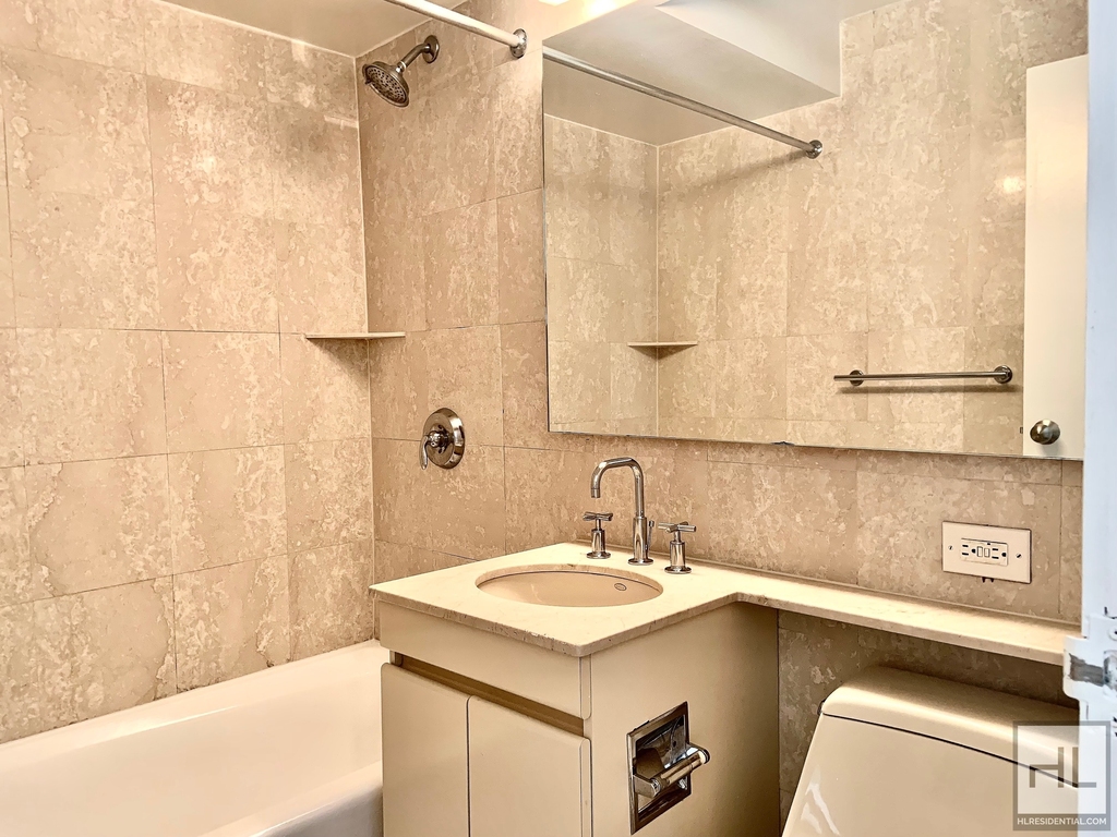 East 63 Street - Photo 3
