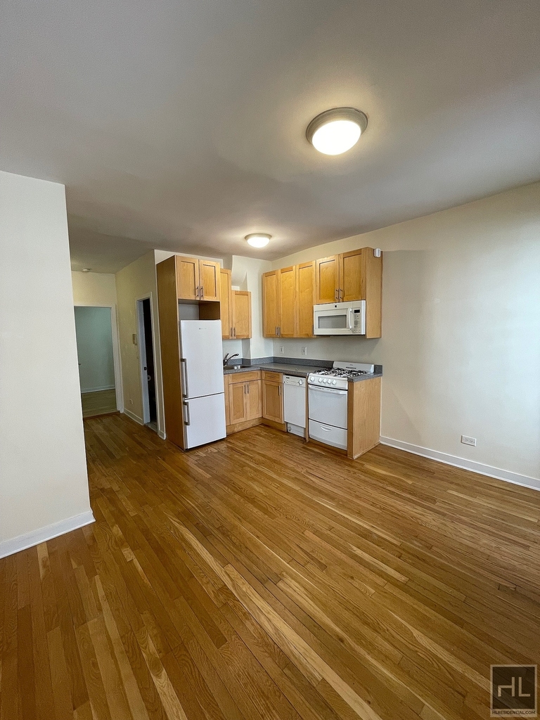 East 89 Street - Photo 0