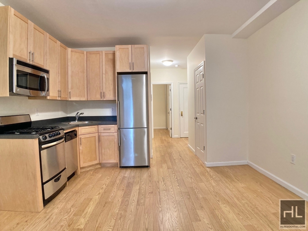 East 89 Street - Photo 2