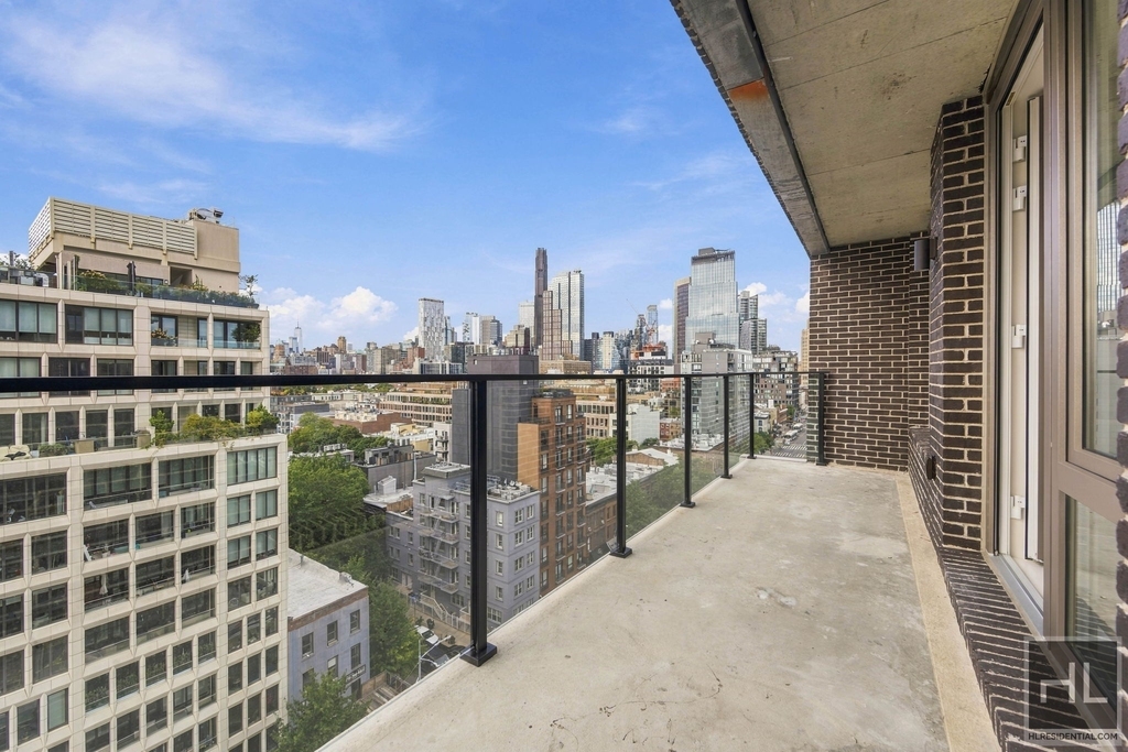 Fourth Avenue - Photo 8