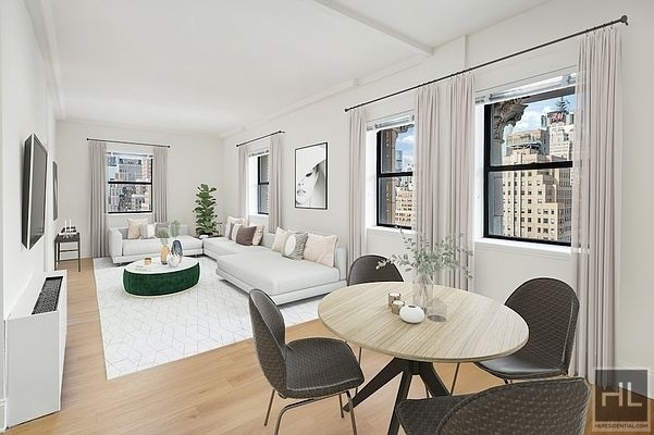 West 34th Street - Photo 1