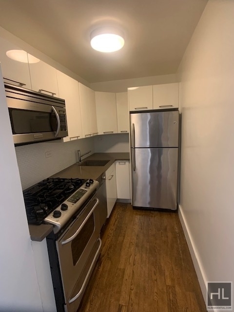 East 63 Street - Photo 3