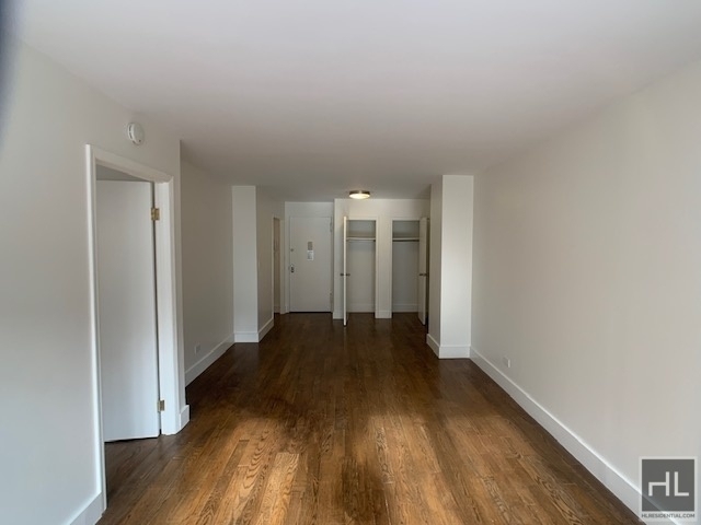 East 63 Street - Photo 0