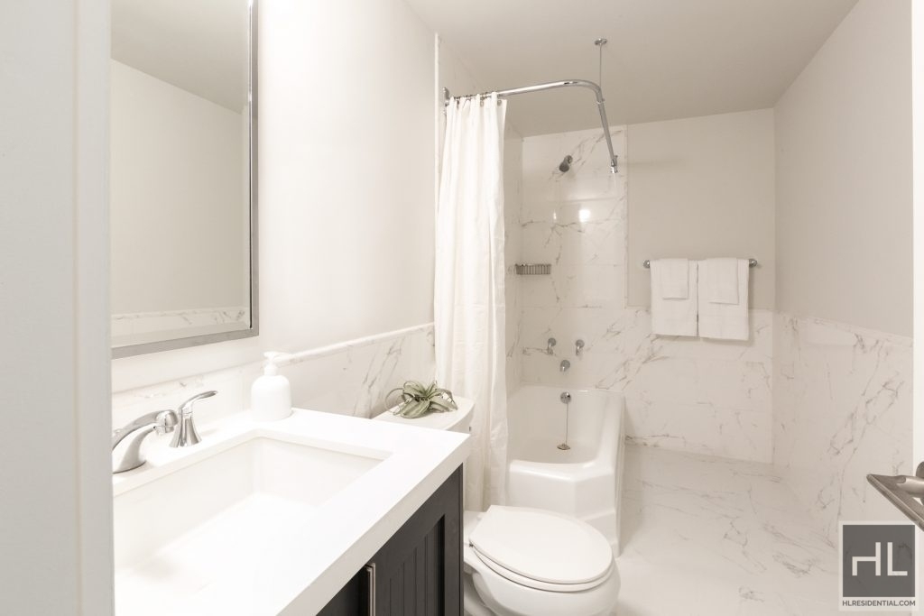 West 34th Street - Photo 4
