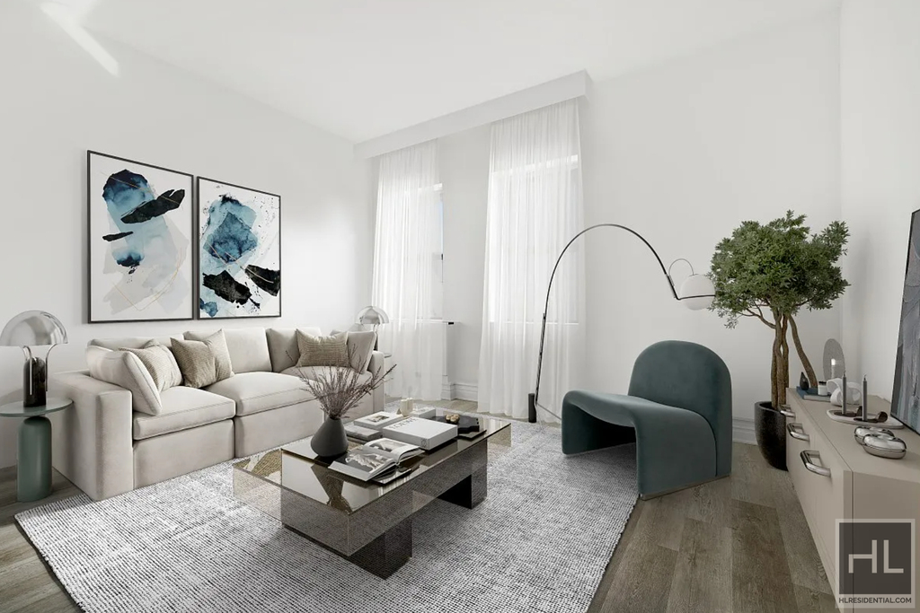 West 34th Street - Photo 1
