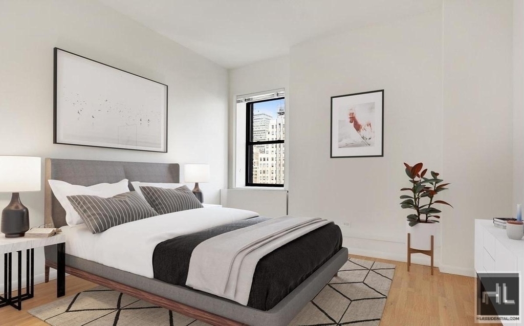 West 34th Street - Photo 2