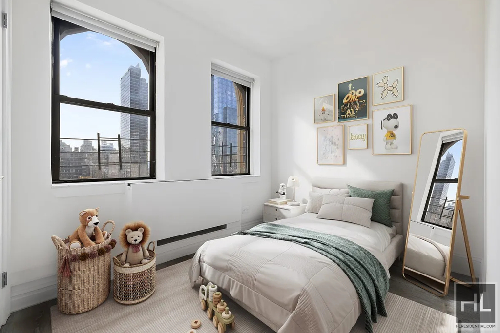 West 34th Street - Photo 0