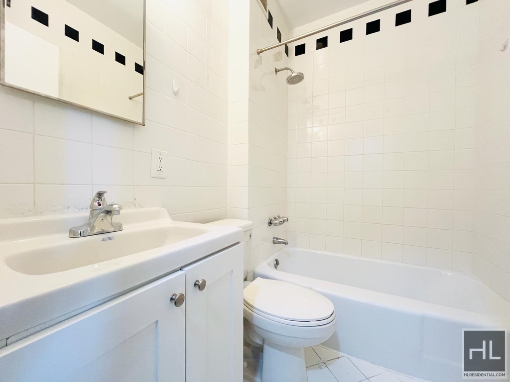 West 34th Street - Photo 5