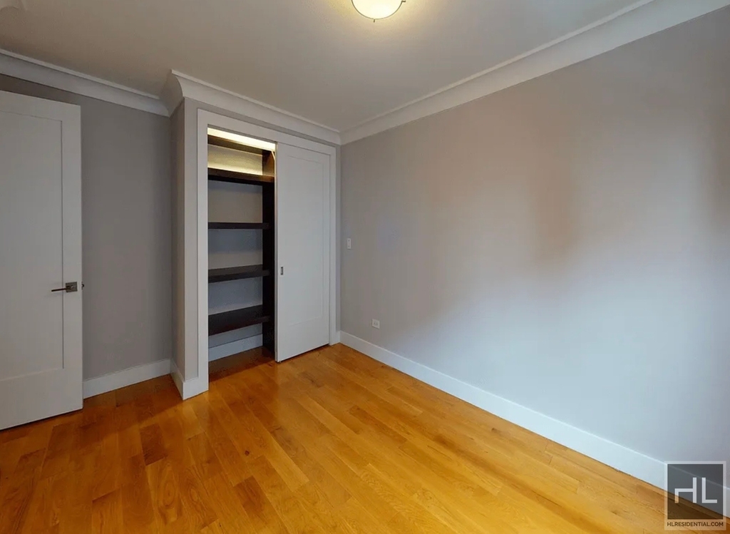 West 97th Street - Photo 4