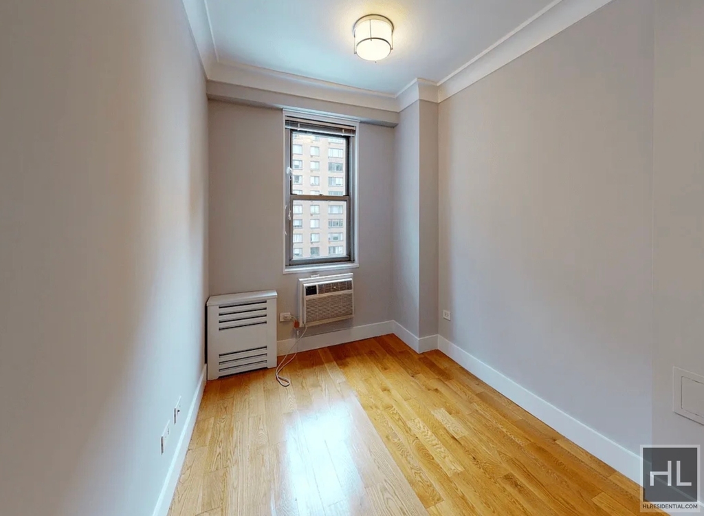 West 97th Street - Photo 5