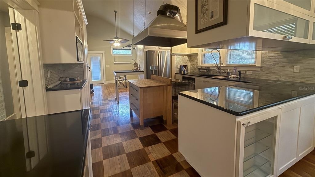 1016 E Powhatan Avenue - Photo 8