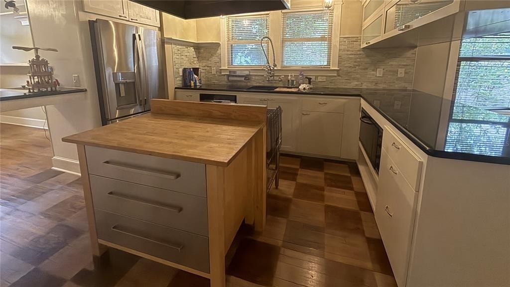1016 E Powhatan Avenue - Photo 9