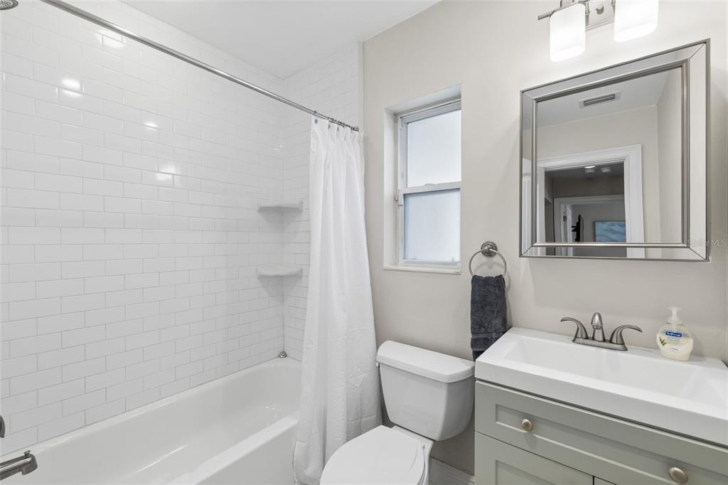 4202 W Palmira Avenue - Photo 20
