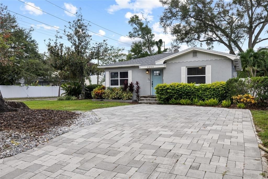 4202 W Palmira Avenue - Photo 2