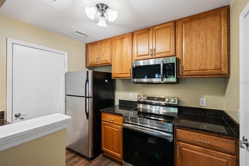 11901 4th Street N - Photo 11