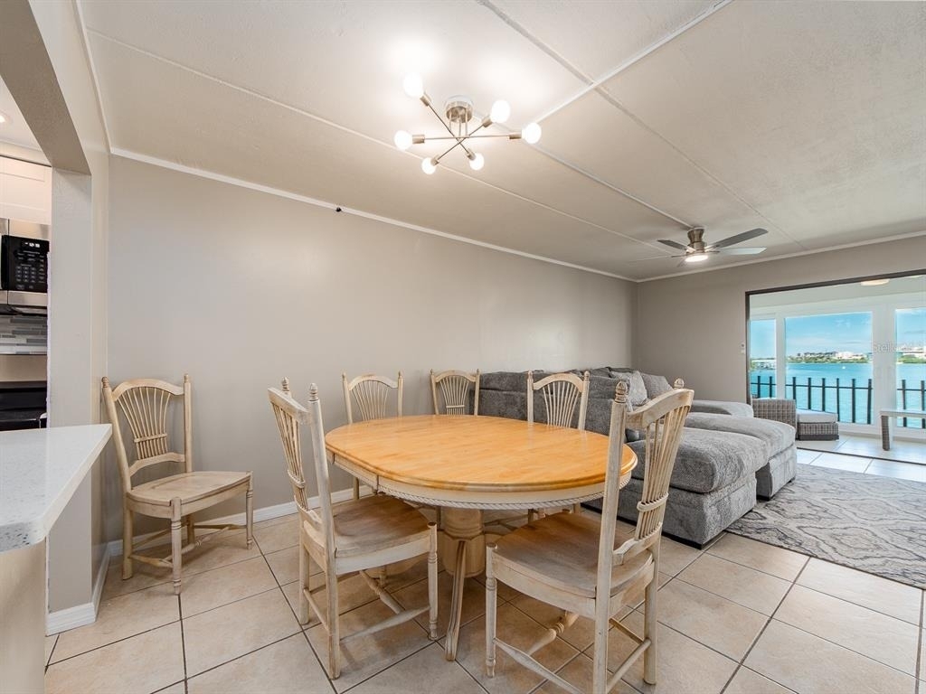 868 Bayway Boulevard - Photo 6