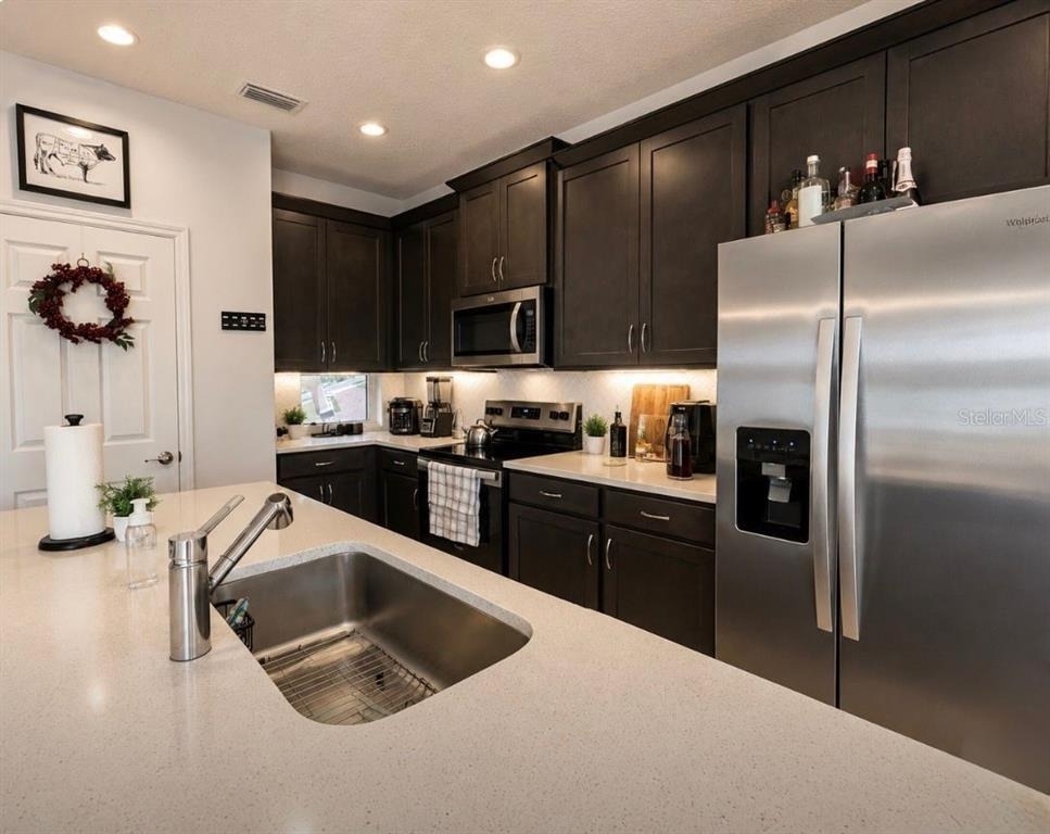 2042 Iorio Street - Photo 2