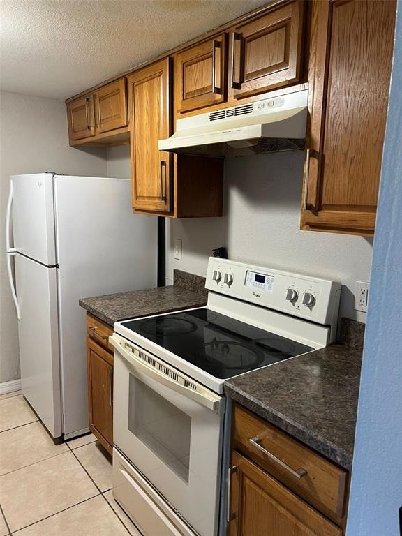 865 Sky Lake Circle - Photo 2